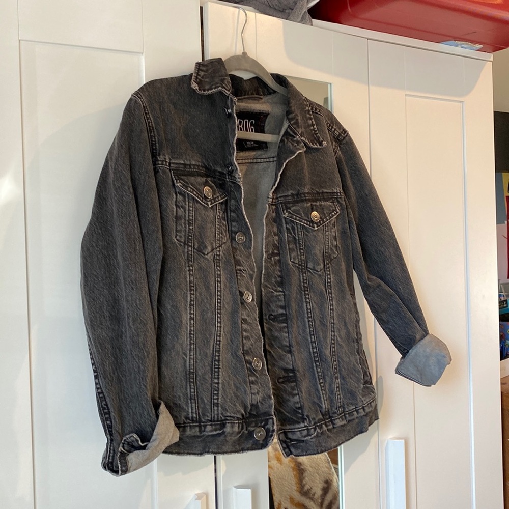 BDG Core Denim Trucker Jacket. Men Size XS/Women Size M
